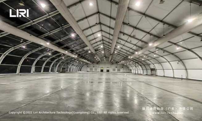 Carpa con forma de TFS para almacén