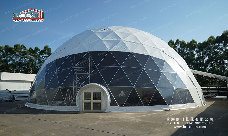 Carpa con cúpula geodésica para bodas