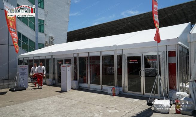 puerta de cristal para tienda de campaña