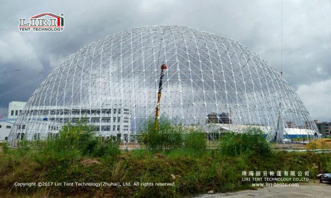 Carpa para eventos con cúpula geodésica de 55 m
