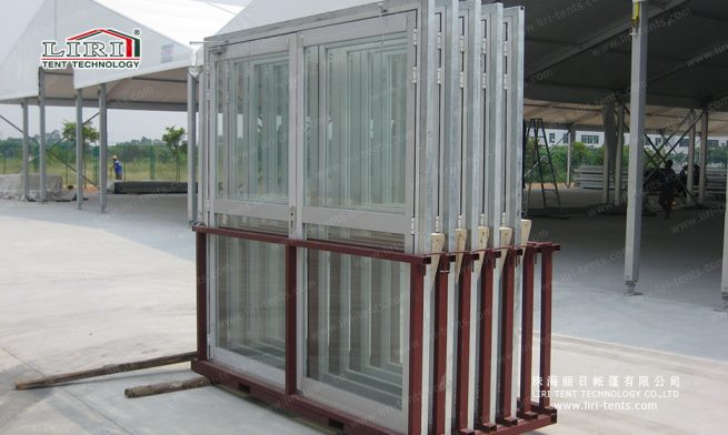 soporte para la puerta de cristal de una tienda de campaña