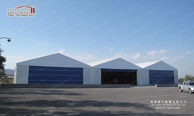 carpas tipo hangar con puerta enrollable