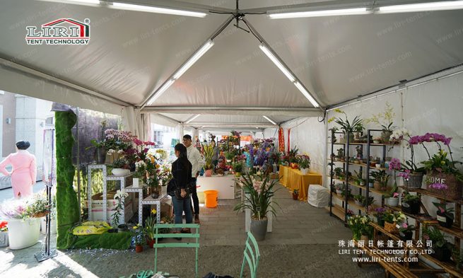 tienda de campaña de techo alto
