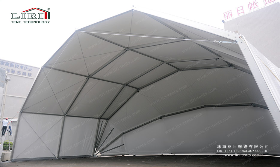 estructura de hangar militar