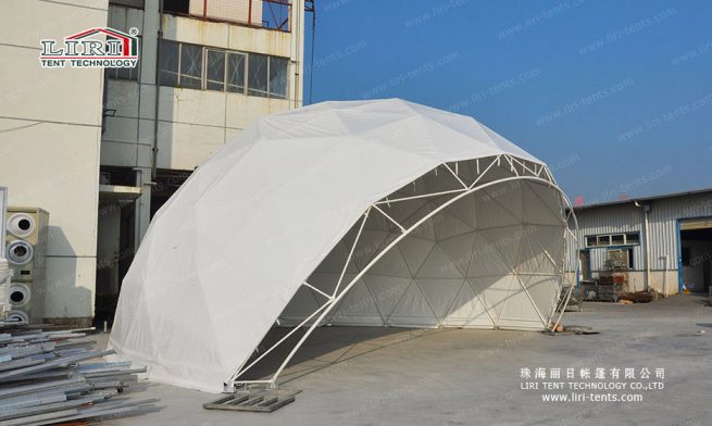 Carpa tipo cúpula para anfiteatro al aire libre