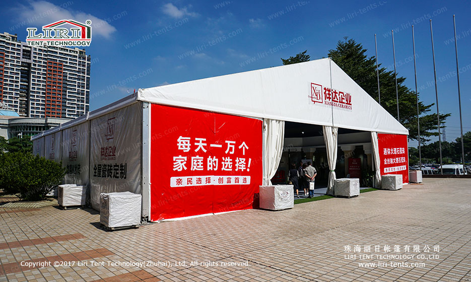 carpas para exposiciones al aire libre