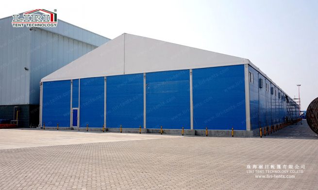 carpa de almacén con puerta enrollable 2