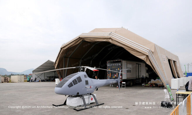Carpa hangar militar tipo «clamshell» (1)