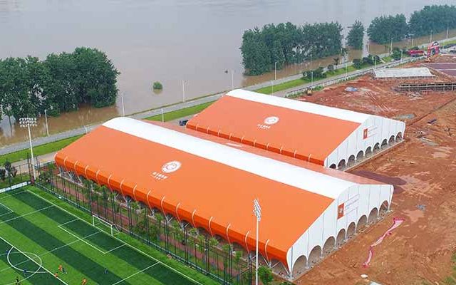 Carpa de 45 m de luz libre