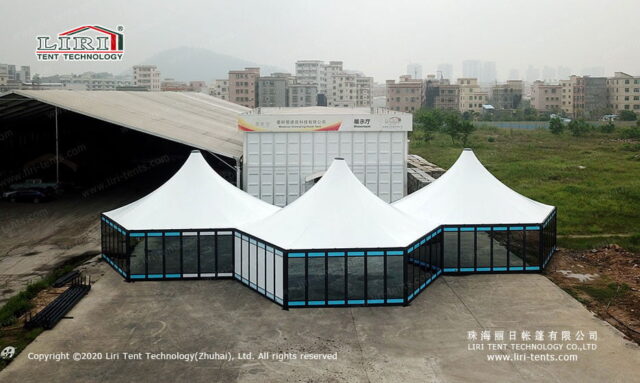 Estructura de tienda cuadrada con módulos hexagonales 1
