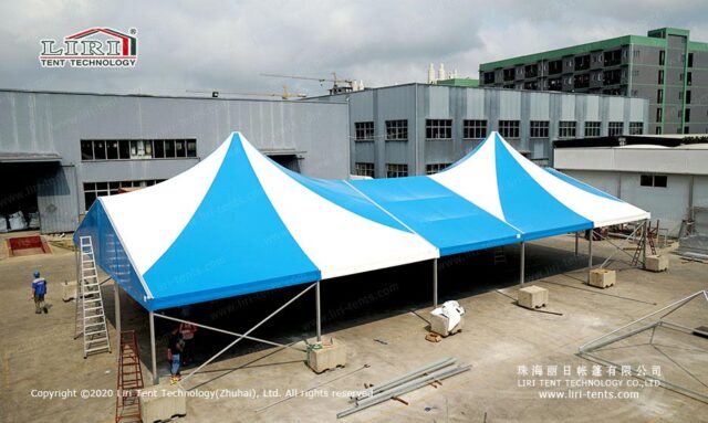 Carpa «Pinnacle» con forma personalizada