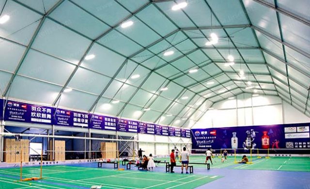 Vídeo de la carpa para pista de bádminton cubierta