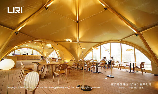 Tienda de glamping tipo tipi (2)