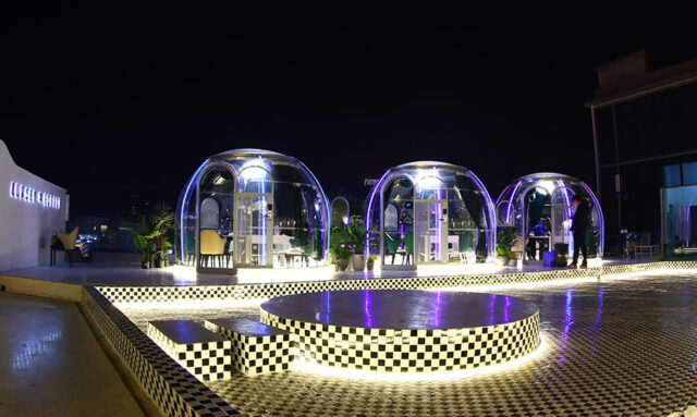 Casa con cúpula de cristal de burbujas