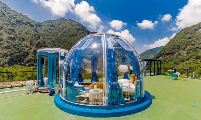Habitaciones dobles transparentes al aire libre