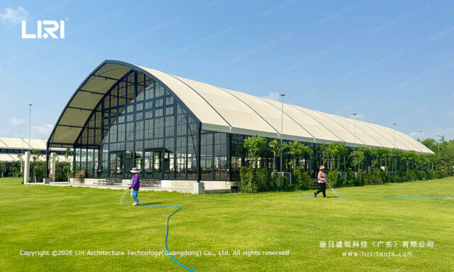 Carpa de jardín grande para exteriores, vista lateral