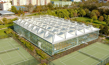 Carpa con estructura de rejilla